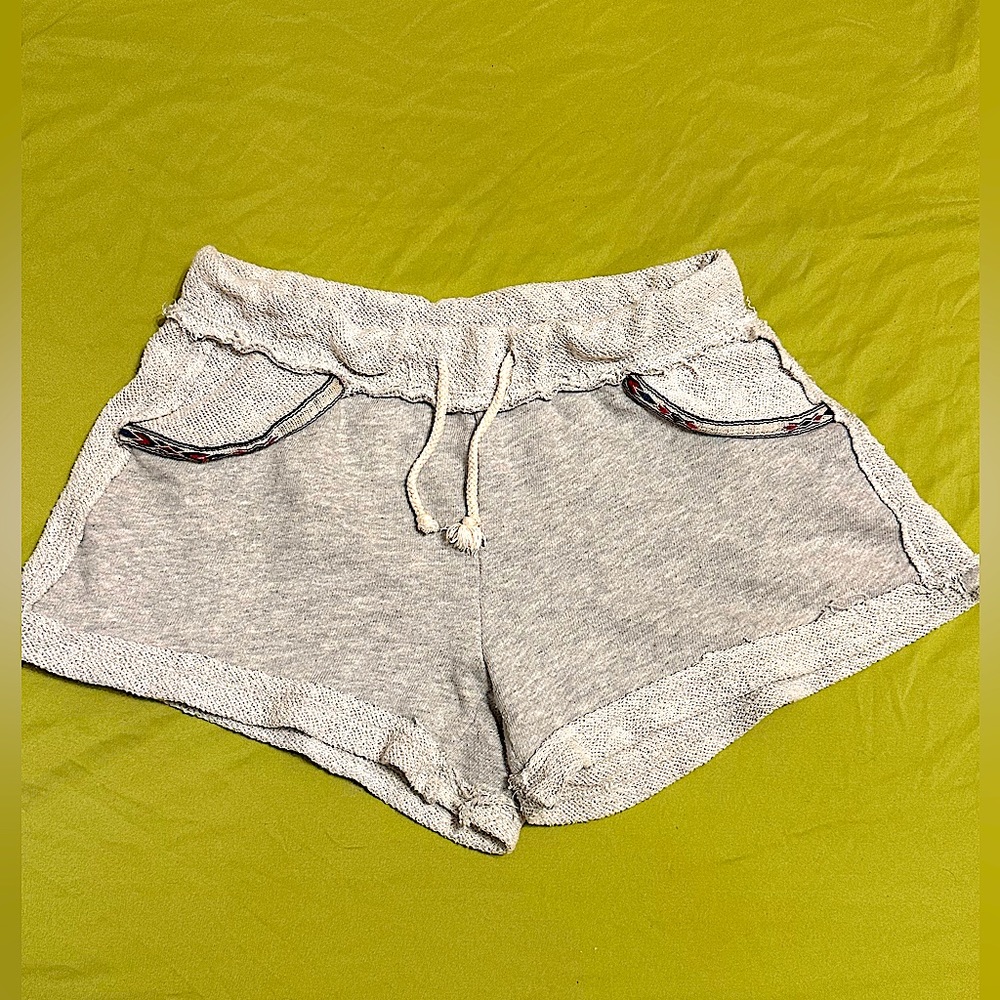🌹🌹 “Freshman” grey cotton short Sz M